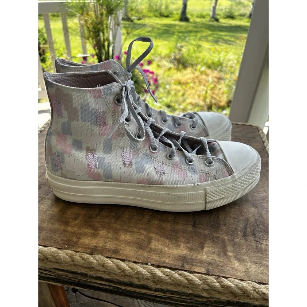 Converse Chuck Taylor All Star Hi Womens 10 Gray Pink Camo High Top Sneakers